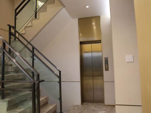 兴义电梯公司讲解电梯滑梯应如何处理   